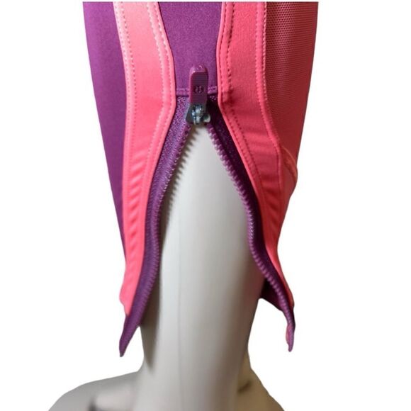 Lululemon Zip The Line Crop leggings 
Deep Ruby / Poppy Coral - Picture 14 of 16